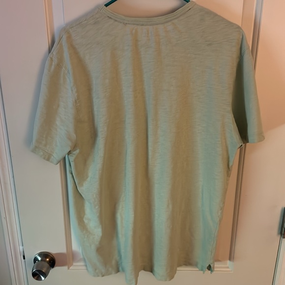 Mens GAP tshirt lightish green color - Picture 5 of 5